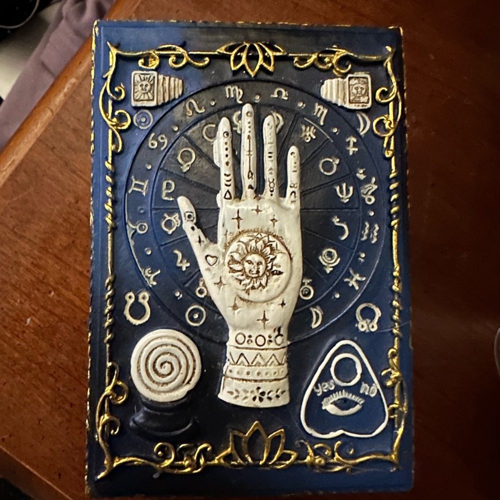 Tarot deck holder
